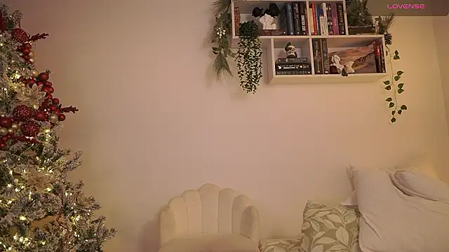 Snapshot of EmilyxRose_- chatting on 12-02-24, 10:23 EmilyxRose - online show from 12-02-24, 10:23