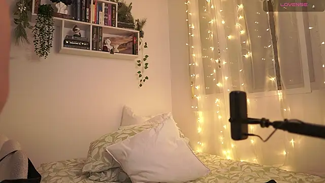 Snapshot of EmilyxRose_- chatting on 12-03-24, 09:56 EmilyxRose - online show from 12-03-24, 09:56