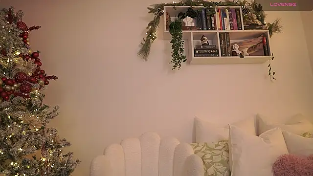 Snapshot of EmilyxRose_- chatting on 12-06-24, 10:19 EmilyxRose - online show from 12-06-24, 10:19