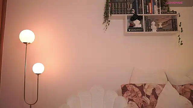 Snapshot of EmilyxRose_- chatting on 02-09-25, 09:49 EmilyxRose - online show from 02-09-25, 09:49