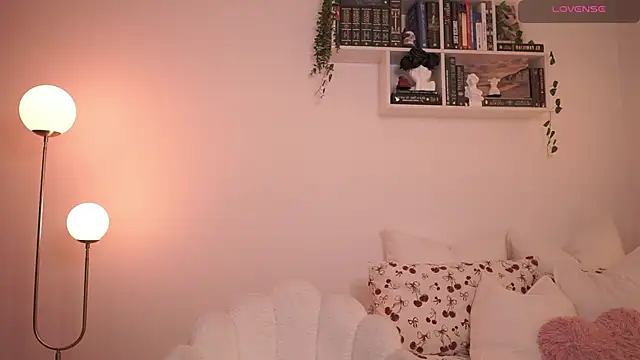 Snapshot of EmilyxRose_- chatting on 02-18-25, 08:36 EmilyxRose - online show from 02-18-25, 08:36