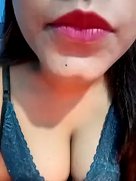 Snapshot of Gulabo-jaan chatting on 12-17-24, 09:28 Gulabo-jaan online show from 12-17-24, 09:28