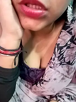 Snapshot of Gulabo-jaan chatting on 02-16-26, 02:51 Gulabo-jaan online show from 02-16-26, 02:51