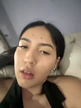 MarianaBenz online show from 02-11-25, 08:42