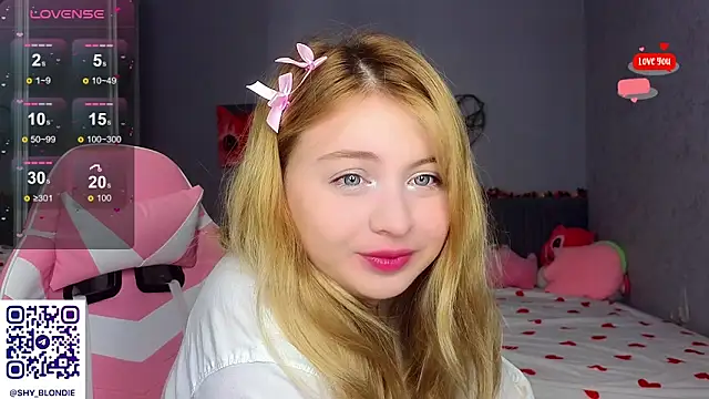 Snapshot of shy_blondiee chatting on 01-29-25, 09:39 shy blondiee online show from 01-29-25, 09:39