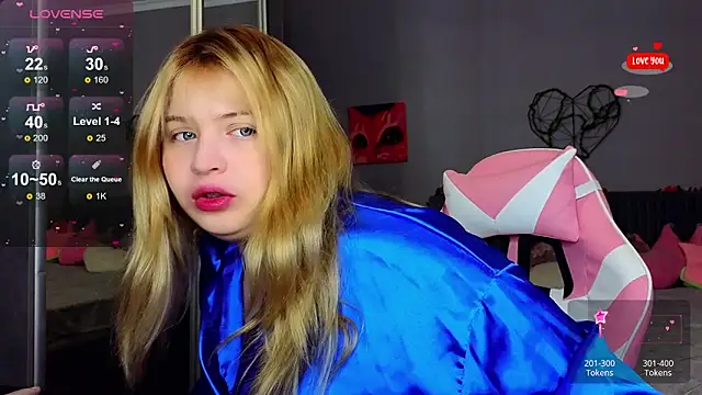 Snapshot of shy_blondiee chatting on 02-06-25, 10:43 shy blondiee online show from 02-06-25, 10:43