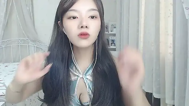 Snapshot of Jenny-Z chatting on 05-28-26, 01:47 Jenny-Z online show from 05-28-26, 01:47