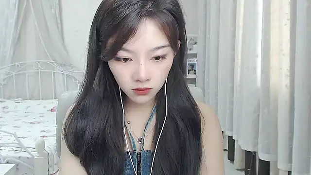 Snapshot of Jenny-Z chatting on 06-02-26, 02:13 Jenny-Z online show from 06-02-26, 02:13