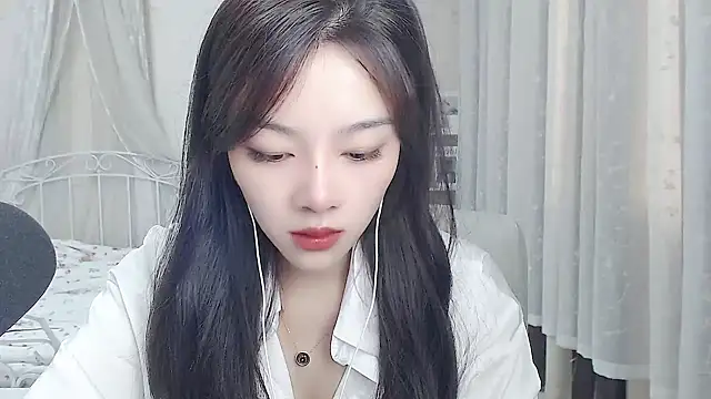 Snapshot of Jenny-Z chatting on 06-09-26, 02:12 Jenny-Z online show from 06-09-26, 02:12