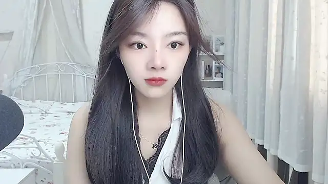 Snapshot of Jenny-Z chatting on 06-12-26, 01:04 Jenny-Z online show from 06-12-26, 01:04