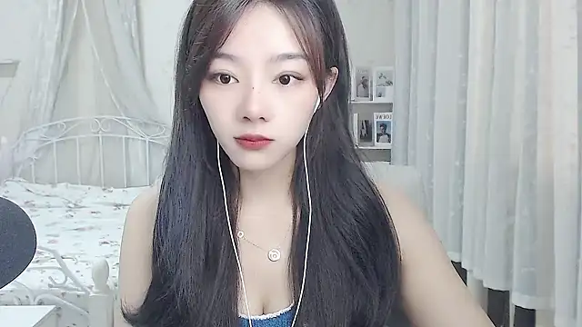 Snapshot of Jenny-Z chatting on 06-13-26, 01:47 Jenny-Z online show from 06-13-26, 01:47