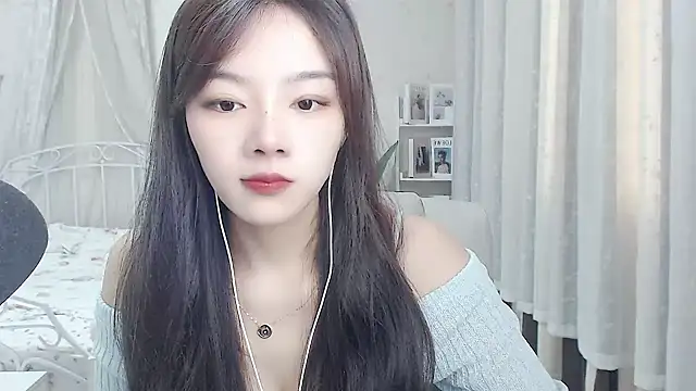 Snapshot of Jenny-Z chatting on 06-16-26, 01:41 Jenny-Z online show from 06-16-26, 01:41