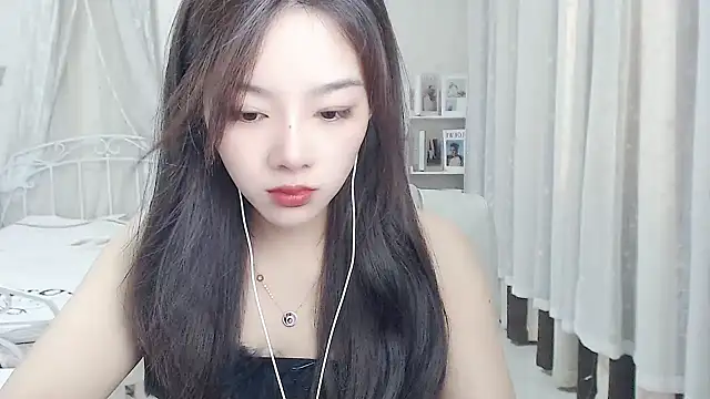 Snapshot of Jenny-Z chatting on 06-25-26, 01:49 Jenny-Z online show from 06-25-26, 01:49