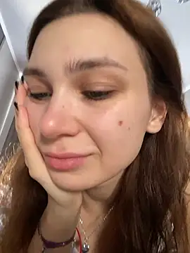 QuitieLia online show from 02-12-26, 07:14