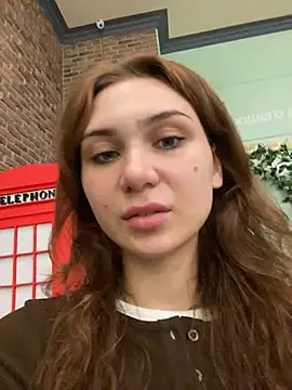 QuitieLia online show from 04-03-26, 01:42