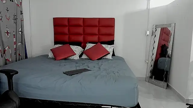 LyonGallego  online show from 09-18-25, 08:16