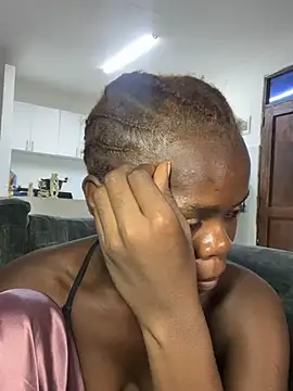 Snapshot of petiteebony_81 chatting on 02-11-26, 07:19 petiteebony 81 online show from 02-11-26, 07:19