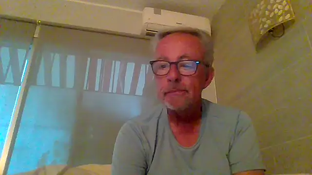 tuggy59 online show from 11-17-25, 06:52