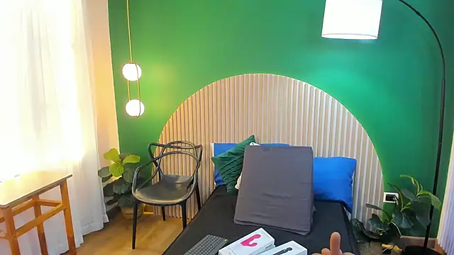 taylor bennet online show from 09-28-25, 12:10