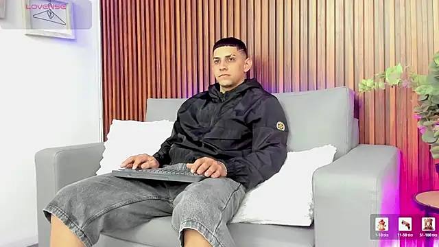 Alex cute77 online show from 05-19-26, 12:11