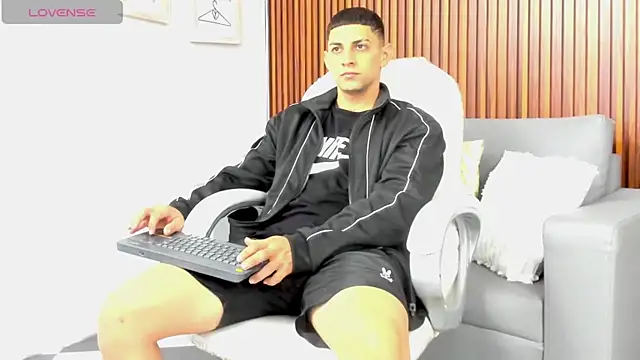 Alex cute77 online show from 05-23-26, 12:20