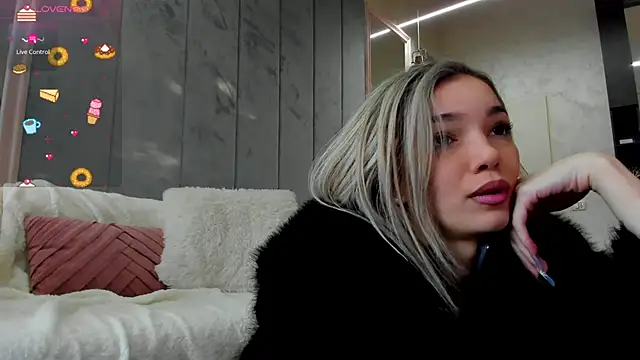 Sassy Teen online show from 01-17-26, 07:35