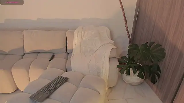 LindseyMoss online show from 10-11-25, 12:54