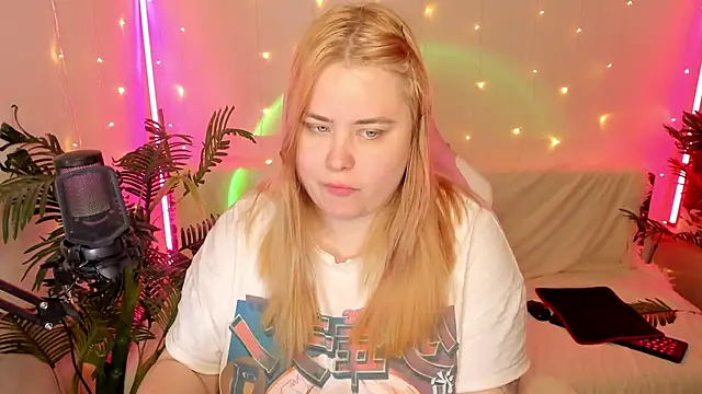 Akemi BBW online show from 01-20-25, 08:09