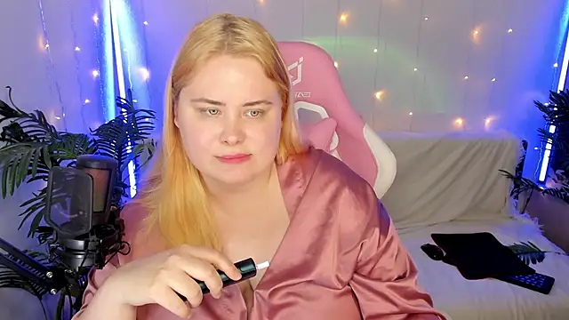 Akemi BBW online show from 01-20-25, 08:50