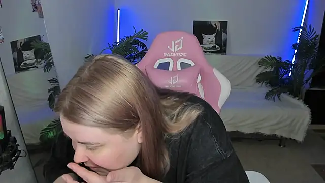 Akemi BBW online show from 03-06-25, 06:59