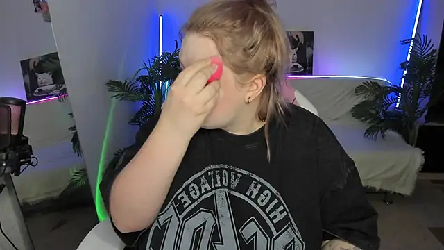 Akemi BBW online show from 03-07-25, 06:11