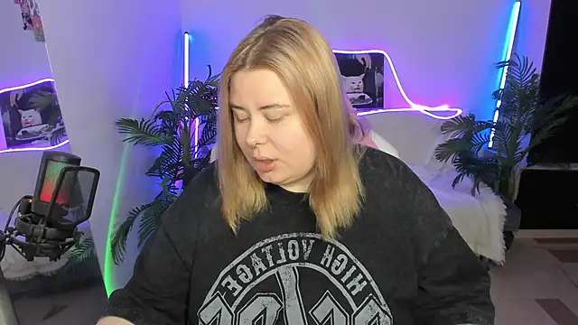 Akemi BBW online show from 03-16-25, 07:49