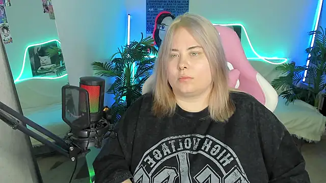 Akemi BBW online show from 03-18-25, 09:53