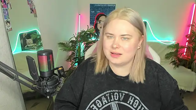 Akemi BBW online show from 03-19-25, 09:48