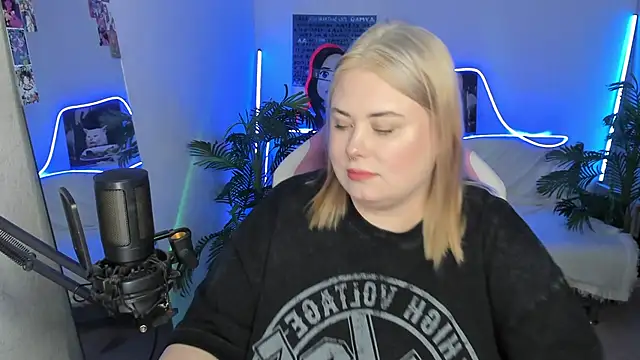 Akemi BBW online show from 03-20-25, 10:51