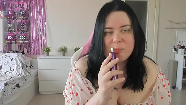 Snapshot of Akemi_BBW chatting on 06-14-26, 06:59 Akemi BBW online show from 06-14-26, 06:59