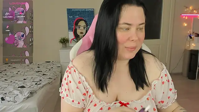 Snapshot of Akemi_BBW chatting on 06-20-26, 07:00 Akemi BBW online show from 06-20-26, 07:00