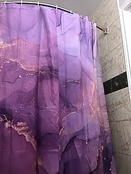 Snapshot of icyMike43 chatting on 02-05-26, 02:33 icyMike43 online show from 02-05-26, 02:33