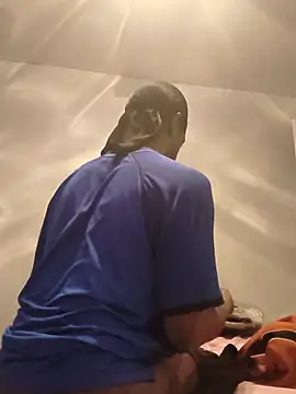 Snapshot of icyMike43 chatting on 02-11-26, 03:00 icyMike43 online show from 02-11-26, 03:00