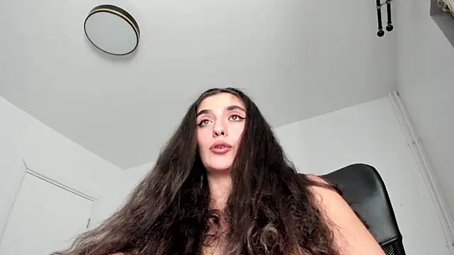 PortraitMarie online show from 12-26-24, 08:32