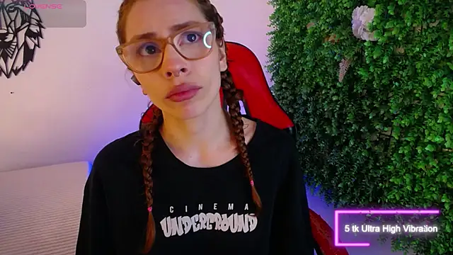 Snapshot of Katy_Van chatting on 01-18-26, 08:34 Katy Van online show from 01-18-26, 08:34