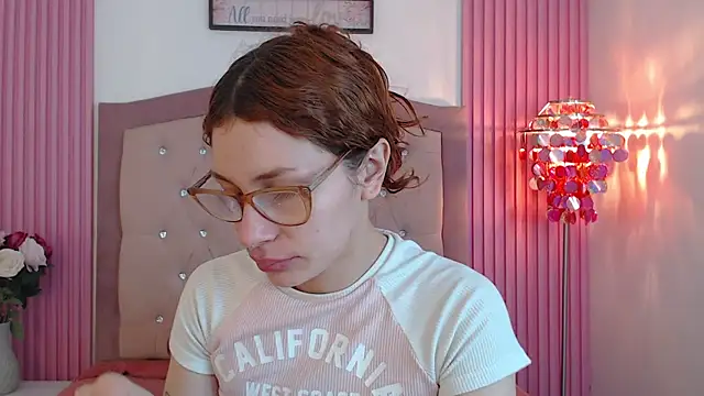 Snapshot of Katy_Van chatting on 02-06-26, 08:56 Katy Van online show from 02-06-26, 08:56