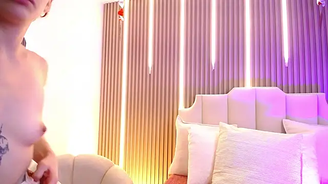 Snapshot of Katy_Van chatting on 02-10-26, 08:57 Katy Van online show from 02-10-26, 08:57