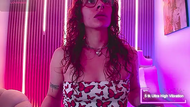 Snapshot of Katy_Van chatting on 02-26-26, 08:30 Katy Van online show from 02-26-26, 08:30