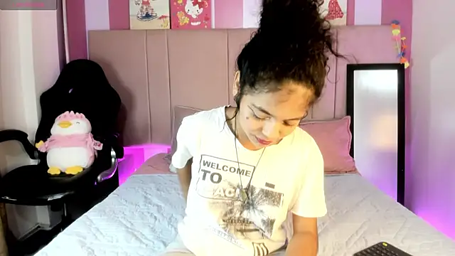 Winnifer Gonzal online show from 03-14-25, 03:48