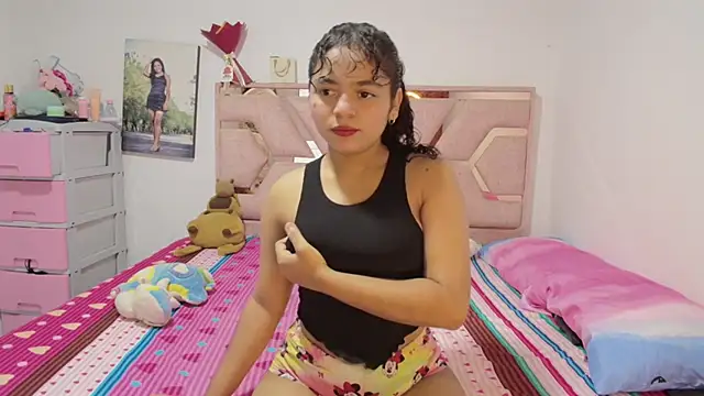 Winnifer Gonzal online show from 04-18-26, 04:27