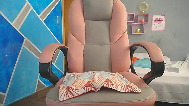 MeganMilF2 online show from 02-04-25, 09:31