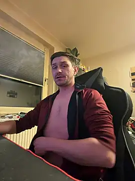 Snapshot of Shaiiboy chatting on 03-08-26, 04:27 Shaiiboy online show from 03-08-26, 04:27