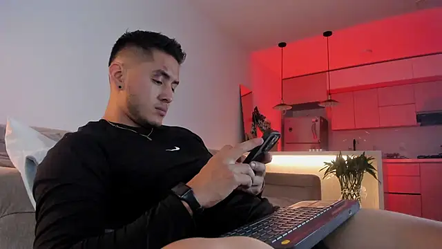 Snapshot of Chriskyle_ chatting on 12-08-24, 12:07 Chriskyle online show from 12-08-24, 12:07