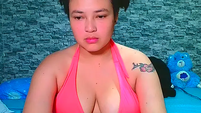 Snapshot of vanellope12 chatting on 11-01-25, 07:16 vanellope12 online show from 11-01-25, 07:16